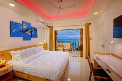 Luau Beach Inn, Maldives