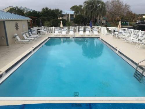 Chateau La Mer 704 by Destin Getaways - image 10