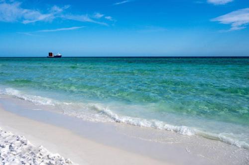 Crystal Dunes 204 by Destin Getaways - image 7