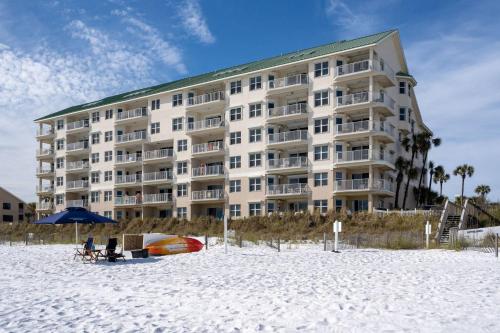 Crystal Dunes 204 by Destin Getaways Florida