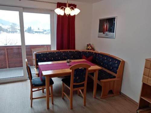 2 bedrooms, 3 beds