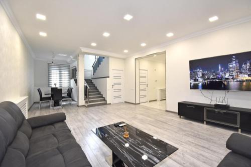 Jrvezh Aygegortsakan Street, 4 bedrooms Luxury house with Spacious swimming pool VJ555 in Dzoraghbyur