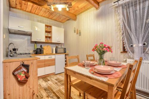 virtuve, Ostoja Bieszczady in Lutowiska