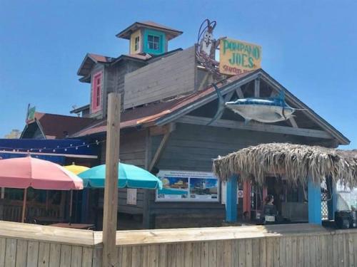Tradewinds Condominium #26 by Destin Getaways - image 6