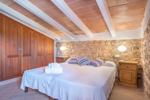 Finca Es Casal by Mallorca House Rent