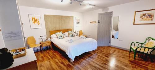 B - Simply Rooms - image 13