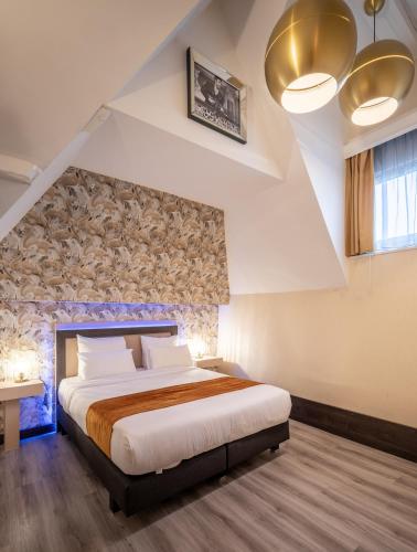 Hotel Oscar - image 14