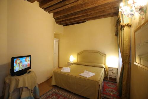 Alla Vigna - Room Only - image 10