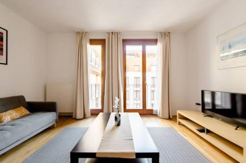 Kazinczy-new development-french balcony