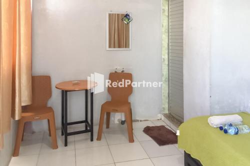 Aquino Marito Homestay Mitra RedDoorz – Balige, VA