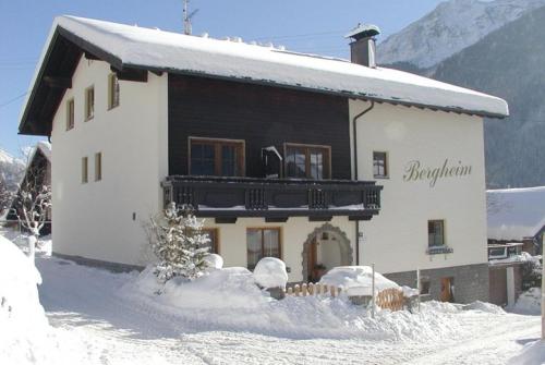  Appartements Bergheim, Pension in Pettneu am Arlberg