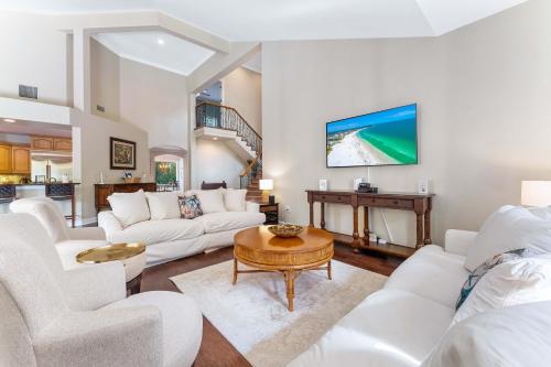 Villa Buena Vida; by Beachside Management