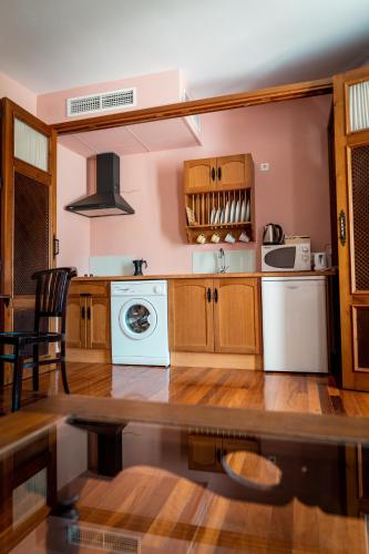 Deluxe Apartment image 3