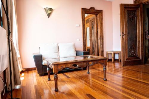 Deluxe Apartment image 1