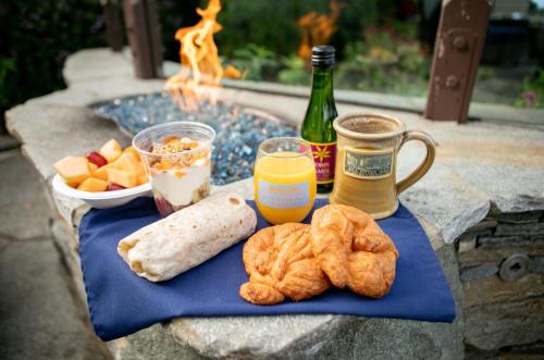 Sea Otter Inn - image 8