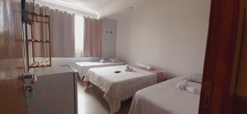 1 double bed, 2 twin beds