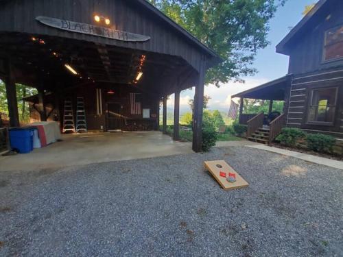 BEST VIEW IN BRYSON CITY IN THE SUGAR SHACK!!