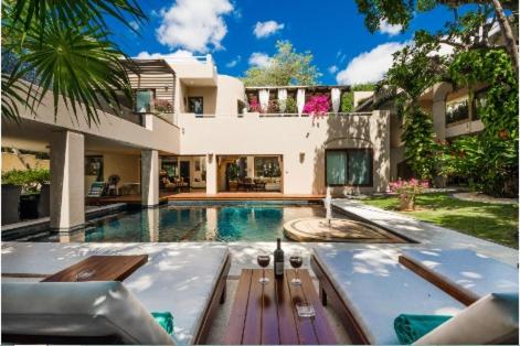 Amazing Hacienda for 14 guests! Steps to the beach! in Playa del Carmen, Mexico