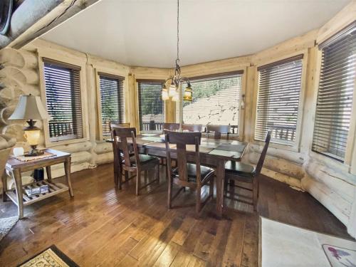 Skier`s Retreat - image 7