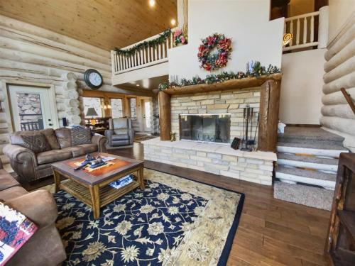 Skier`s Retreat - image 11