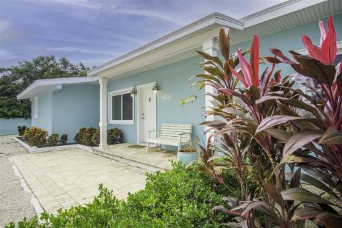 Yellowtail For Dinner 3bed 3bath pool dock - image 6