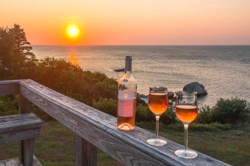 North Fork Waterfront Gem in Схід Маріон