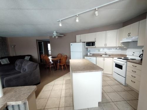 廚房, 皇家海港度假村 (Royal Harbour Resort) in 藍山(ON)