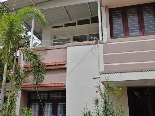 Elim Properties - Cheerful 3 BR home at Trichy Suburb