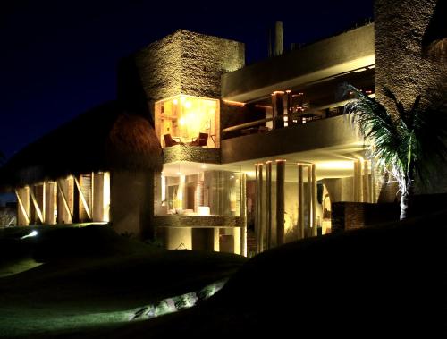 Kenoa Exclusive Beach Spa & Resort