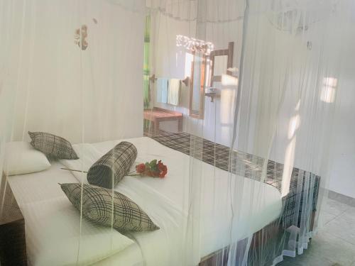 Deluxe Room image 6