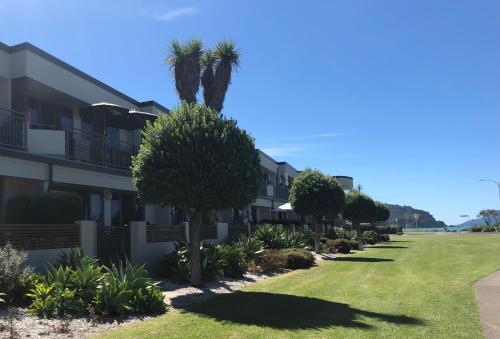 Beachpoint Apartments photo 2