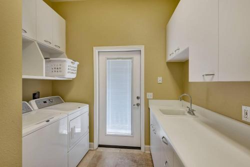 Serenity Shores by Destin Getaways - image 2