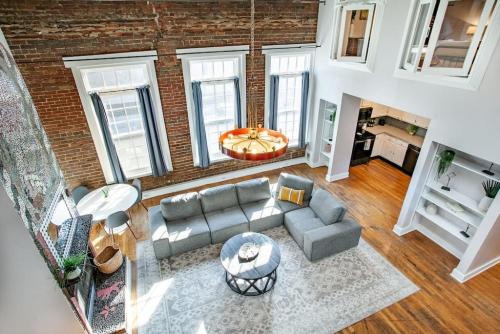 Heart of the Old City- Minutes from Market Square