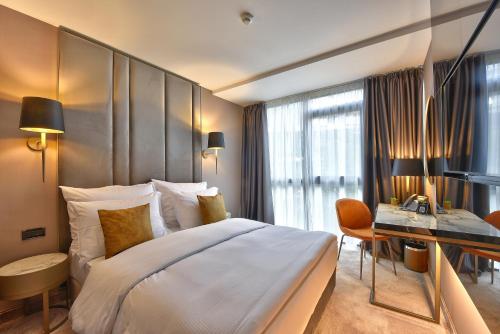 Classic Single Room image 4