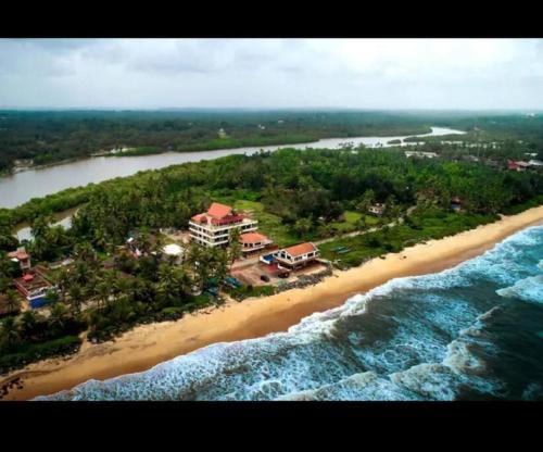 Beach a Holic/Calm beach facing Villa Mangaluru