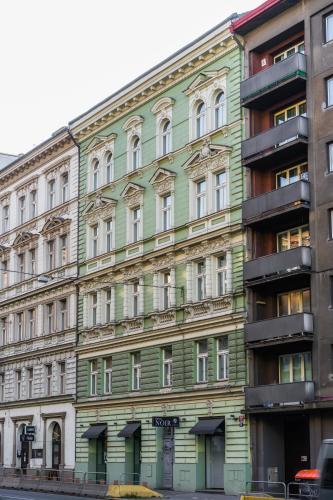 Hotel Noir - image 12