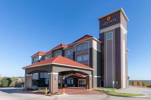 La Quinta Inn & Suites by Wyndham Fort Worth/Lake Worth