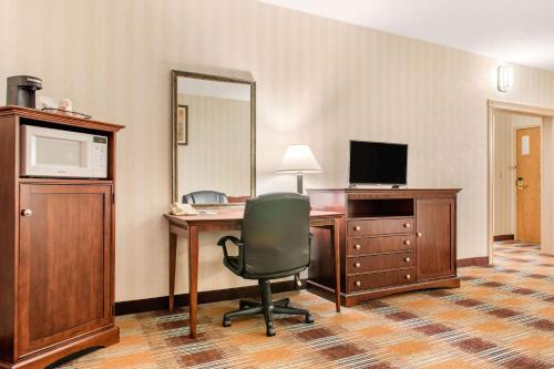 Quality Inn & Suites Miamisburg - Dayton South