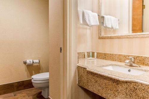 Quality Inn & Suites Miamisburg - Dayton South