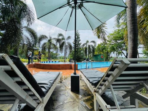 Swimmingpool, Tishan Holiday Resort in Polonnaruwa