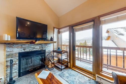 Ski-In Ski-Out Tyra Lookout #20 Ski-In Ski-Out Tyra Lookout #20