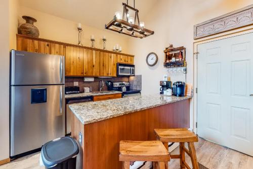 Ski-In Ski-Out Tyra Lookout #20 Ski-In Ski-Out Tyra Lookout #20