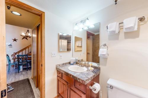 Ski-In Ski-Out Tyra Lookout #20 Ski-In Ski-Out Tyra Lookout #20