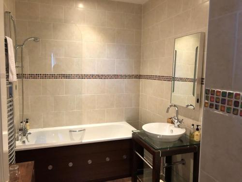 Seawood Hotel - image 9