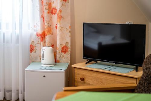 Double Room with Mountain View image 6