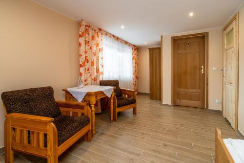 Double Room with Mountain View image 5