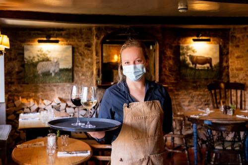 The bell at Sapperton - 시설