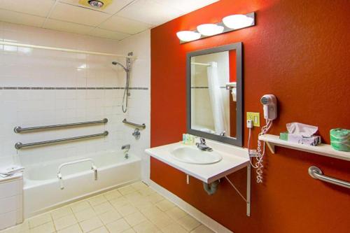 Quality Inn Plainfield I-395