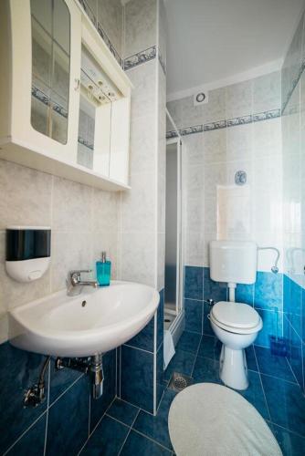 Apartments by the sea Selce, Crikvenica - 5206