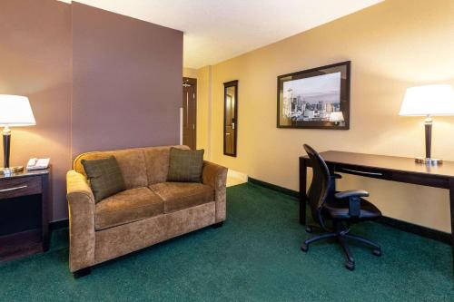 Queen Room - Mobility Access/Non-Smoking